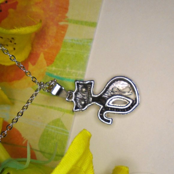 2/$25 NWOT Adorable kitty Cat Rhinestone necklace Jeweled Kitten Charm pendant - Picture 4 of 5
